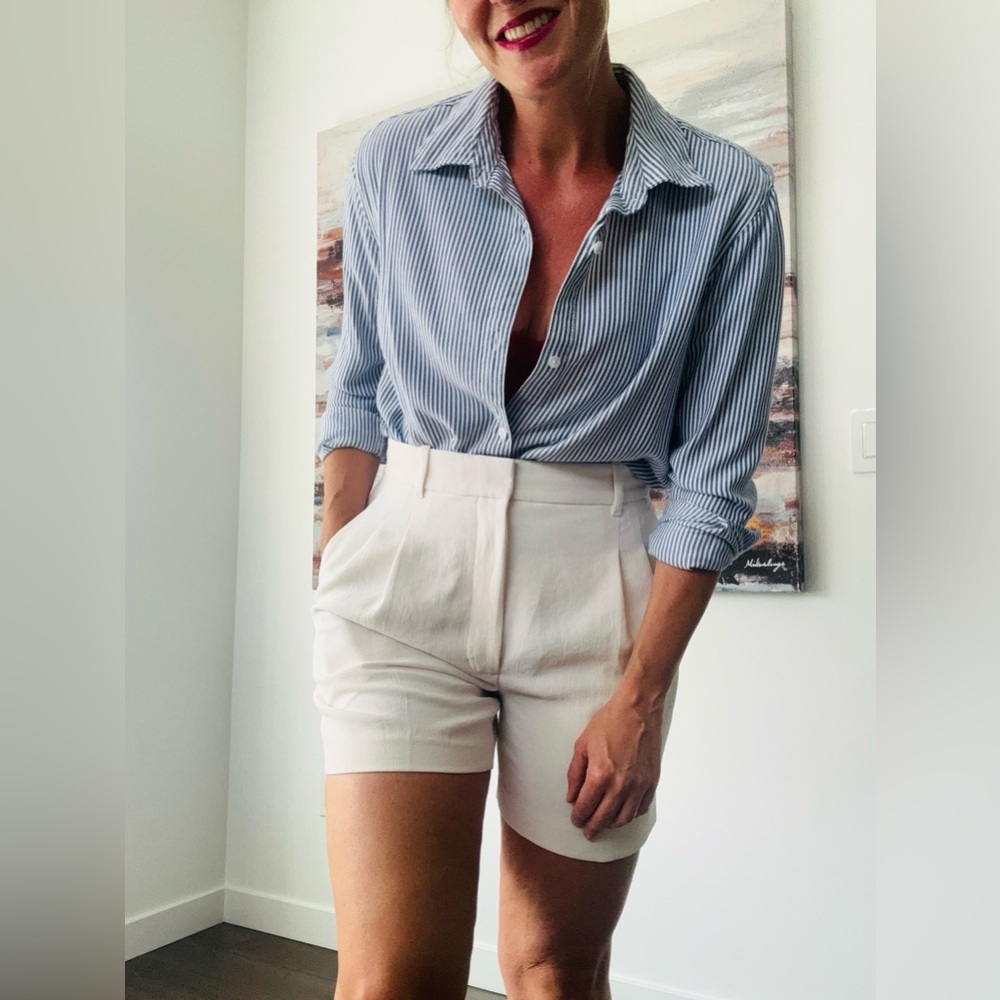 TAHARI Classic Blue and White Striped Shirt SMALL